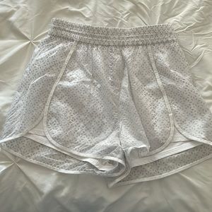 Lululemon White Waterproof Running Shorts With Drawstring Size 4 Worn Once